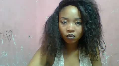 estelah20 online show from December 4, 6:34 am