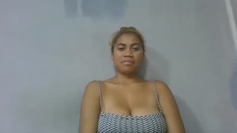estelah796836 online show from June 5, 7:19 pm