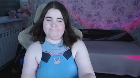 estelle_hicks online show from May 4, 6:48 pm