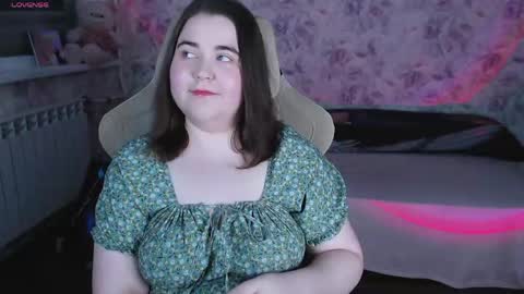 estelle_hicks online show from May 19, 7:20 pm