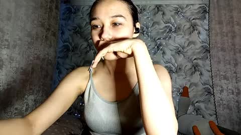 Snapshot of estellekirbo chatting on April 2, 1:09 pm estellekirbo online show from April 2, 1:09 pm