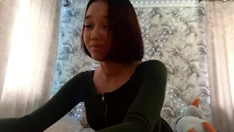 Snapshot of estellekirbo chatting on April 4, 12:57 pm estellekirbo online show from April 4, 12:57 pm