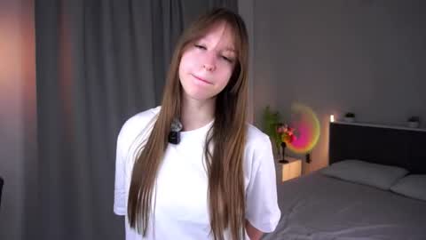 Snapshot of estellemarston chatting on July 20, 5:48 pm Lily online show from July 20, 5:48 pm