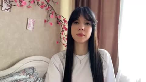 estellezdebski online show from June 26, 8:41 am