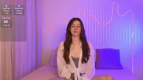 Snapshot of ester_hill chatting on December 5, 9:39 pm Ester online show from December 5, 9:39 pm