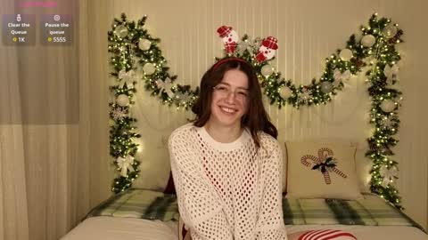 Snapshot of ester_hill chatting on December 19, 10:53 pm Ester online show from December 19, 10:53 pm