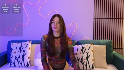Snapshot of ester_hill chatting on February 19, 10:31 pm Ester online show from February 19, 10:31 pm