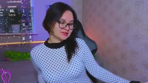 EsterPlayful online show from October 27, 9:24 am