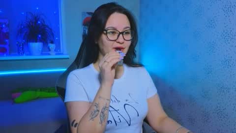 EsterPlayful online show from November 17, 11:27 am