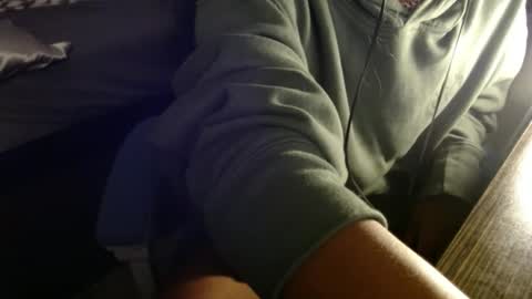 Snapshot of estessaid chatting on October 3, 5:48 am 94Bottles online show from October 3, 5:48 am