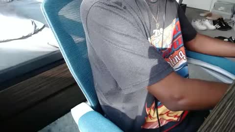 Snapshot of estessaid chatting on October 3, 9:01 pm 94Bottles online show from October 3, 9:01 pm