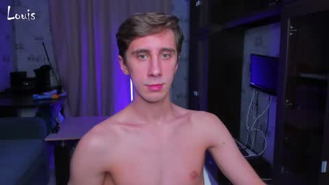 Snapshot of esthetics_boys chatting on December 11, 4:18 am LOUIS online show from December 11, 4:18 am