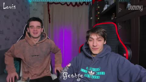 Snapshot of esthetics_boys chatting on January 3, 6:46 pm LOUIS online show from January 3, 6:46 pm