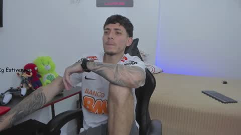 estivenvel online show from February 26, 10:53 pm