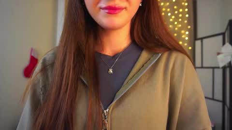 Snapshot of estrellabecnel chatting on December 17, 8:48 pm Anna online show from December 17, 8:48 pm