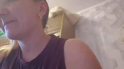 Snapshot of estrellawalters chatting on May 1, 2:43 pm estrellawalters online show from May 1, 2:43 pm