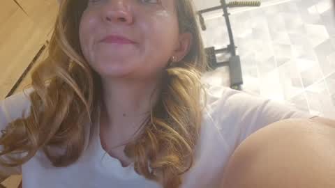 Snapshot of estrellawalters chatting on May 27, 9:39 am estrellawalters online show from May 27, 9:39 am