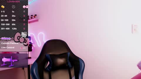 Moon online show from December 3, 7:34 pm