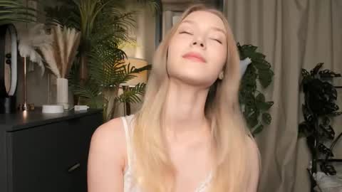 Natalie online show from October 6, 5:38 am