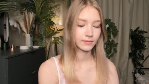 Natalie online show from October 8, 5:49 am