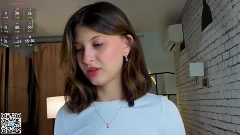 Snapshot of ethalhatchell chatting on October 5, 6:50 pm Elsa online show from October 5, 6:50 pm