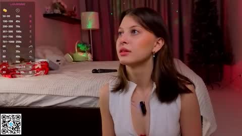 Elsa online show from December 13, 7:53 pm