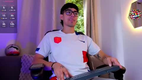 etham_wolf1 online show from June 16, 5:59 pm