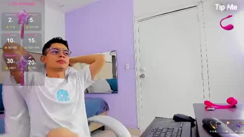 Snapshot of ethan12_ chatting on July 5, 3:23 am ethan12_ online show from July 5, 3:23 am