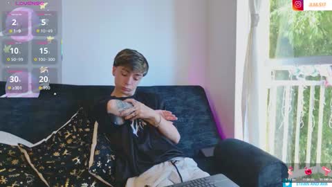 ethan and ava online show from December 3, 12:58 pm