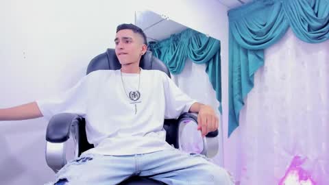 Snapshot of ethan_boy_ chatting on January 8, 7:56 pm Ethan online show from January 8, 7:56 pm