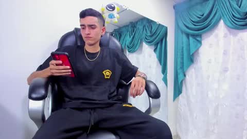 Snapshot of ethan_boy_ chatting on February 14, 1:23 am Ethan online show from February 14, 1:23 am