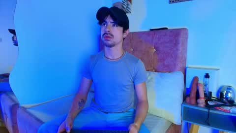 ethan  online show from January 7, 3:31 am