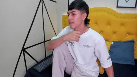 E T H A N  online show from February 27, 8:09 pm