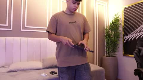 Snapshot of ethan_occonor chatting on March 3, 12:22 pm ethan_occonor online show from March 3, 12:22 pm