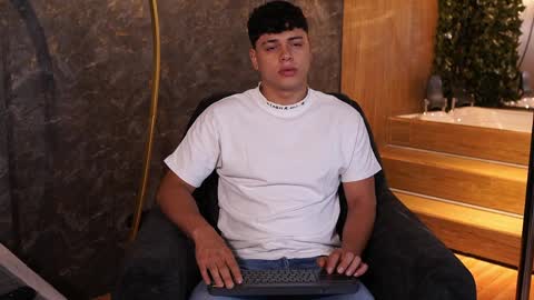 ethan_occonor online show from April 1, 1:34 pm