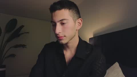 Snapshot of ethan_skiny_ chatting on January 22, 4:02 am Joan online show from January 22, 4:02 am