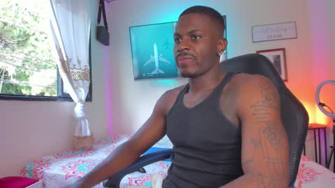 ethan travis online show from November 22, 9:03 pm