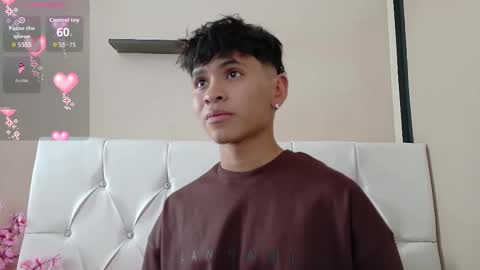 Snapshot of ethan_westt chatting on October 27, 8:57 pm Ethan online show from October 27, 8:57 pm