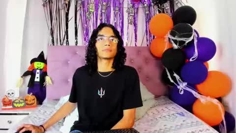 ethanblackwoodd online show from November 2, 7:49 pm