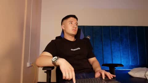Snapshot of ethanconnor_ chatting on October 7, 12:13 pm ethanconnor_ online show from October 7, 12:13 pm