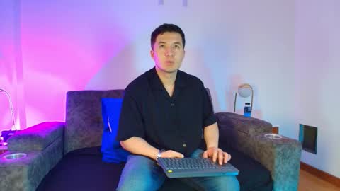 ethanconnor_ online show from February 16, 12:01 pm