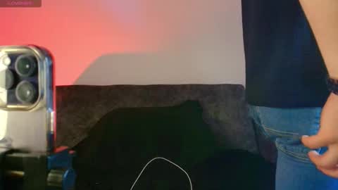 ethanconnor_ online show from March 4, 11:49 am