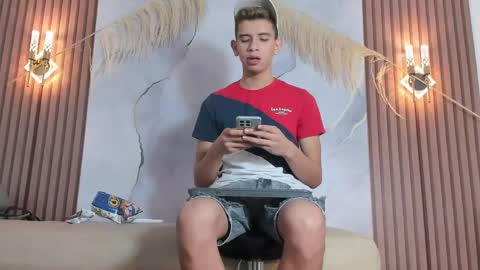 ethanhot_os online show from April 18, 5:50 pm