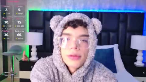 Snapshot of ethanleroyy chatting on October 17, 4:37 am Ethan Leroy online show from October 17, 4:37 am