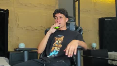 ethanlowell online show from November 15, 4:21 am