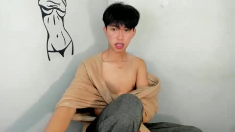 Snapshot of ethereal_ethan chatting on February 13, 2:31 pm Ethan online show from February 13, 2:31 pm