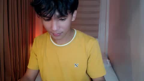 Snapshot of etherealboytoy4hire chatting on November 27, 11:01 am Rey online show from November 27, 11:01 am