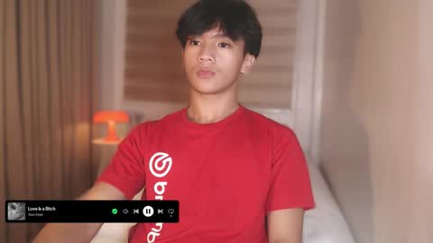 Snapshot of etherealboytoy4hire chatting on November 29, 11:24 am Rey online show from November 29, 11:24 am