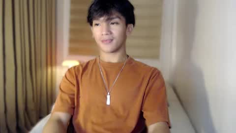 Snapshot of etherealboytoy4hire chatting on December 1, 11:37 am Rey online show from December 1, 11:37 am