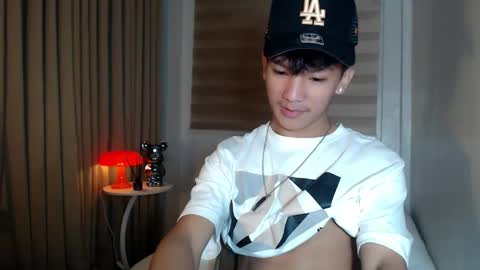 Snapshot of etherealboytoy4hire chatting on December 16, 7:13 am Rey online show from December 16, 7:13 am